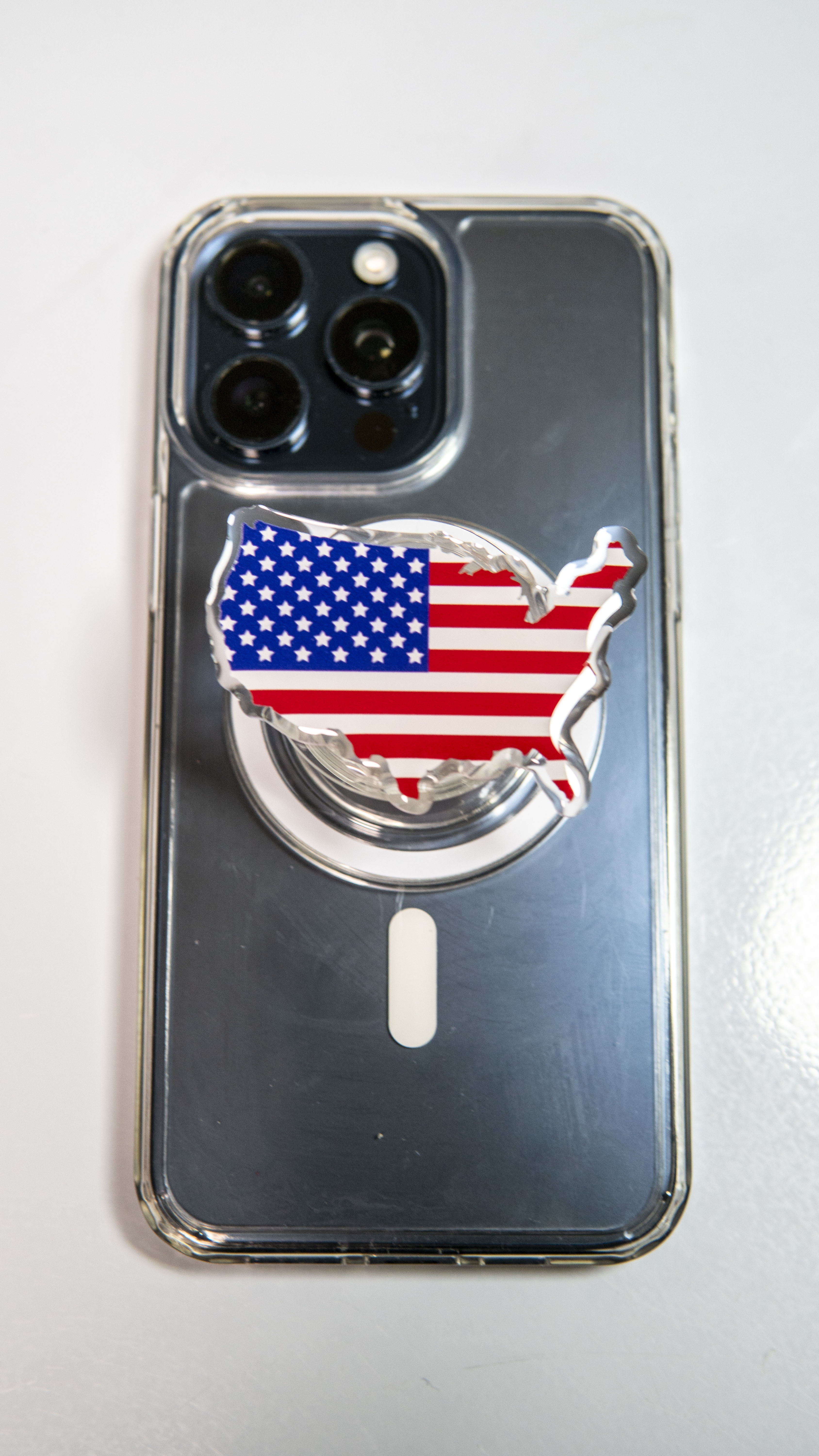 MagSafe Flag Phone grip